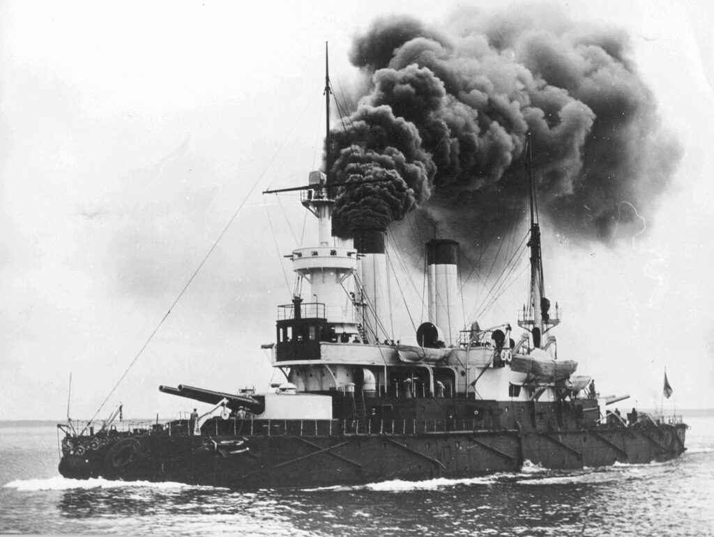 Acorazado Almirante Apraksin1899